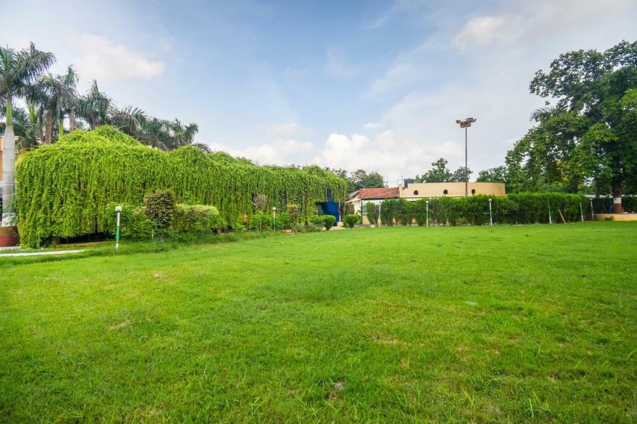 Oyo 47464 Hotel The Country Club Bilāspur Zewnętrze zdjęcie