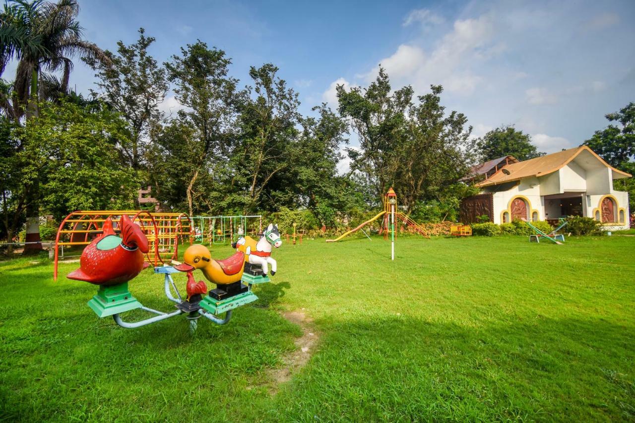 Oyo 47464 Hotel The Country Club Bilāspur Zewnętrze zdjęcie